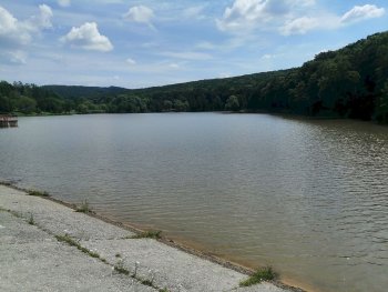 Z Ostrožské Nové Vsi do Zlatnícke doliny a přes Skalicu zpět